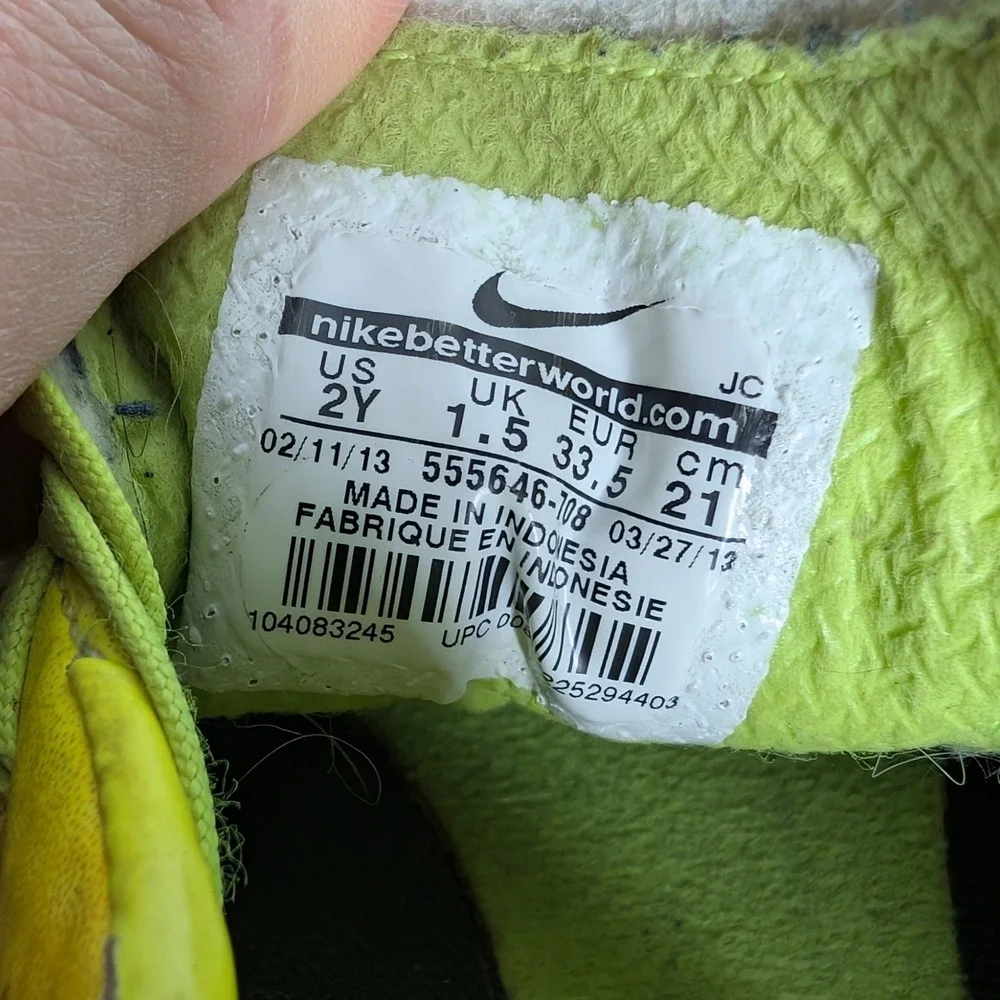 Nike Boy's‎ 2 Yellow Orange Ombre Lace up Athletic Running Shoes - Picture 7 of 7
